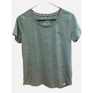 Alpine Design Size Medium Short Sleeve T-Shirt. Green Heather color. NWOT